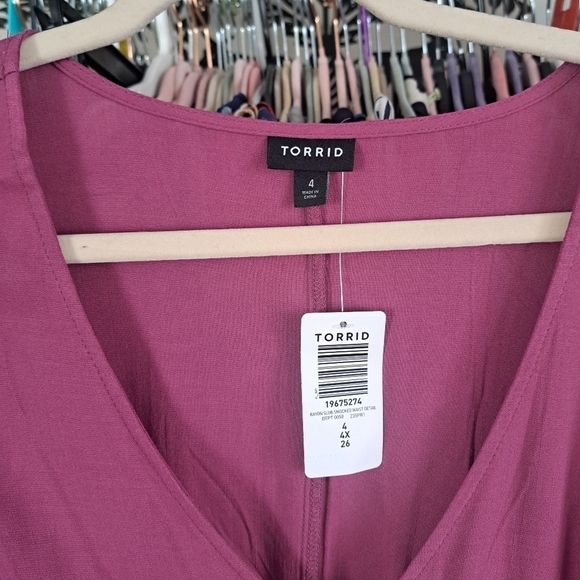 NWT TORRID Rayon Slub Smocked Waist Detail Top 4X 🩷 - Picture 4 of 7